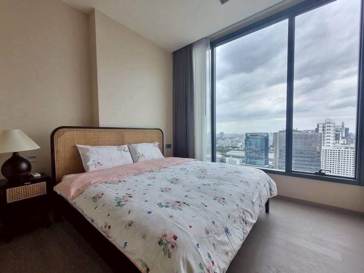 ST213 Panoramic 37th Floor Living at The Esse Asoke
