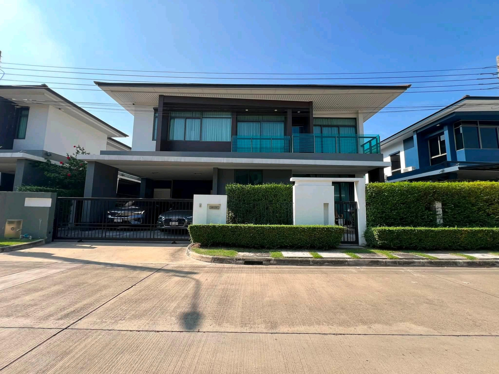 ให้เช่าบ้านเดี่ยว เศรษฐสิริ กรุงเทพกรีฑา  ✨ บ้านเดี่ยวสไตล์โมเดิร์น ทำเลพรีเมียม ใกล้โรงเรียนนานาชาติชั้นนำ พร้อมเฟอร์นิเจอร์ครบ เหมาะสำหรับครอบครัวที่มองหาบ้านคุณภาพในย่านกรุงเทพกรีฑา 