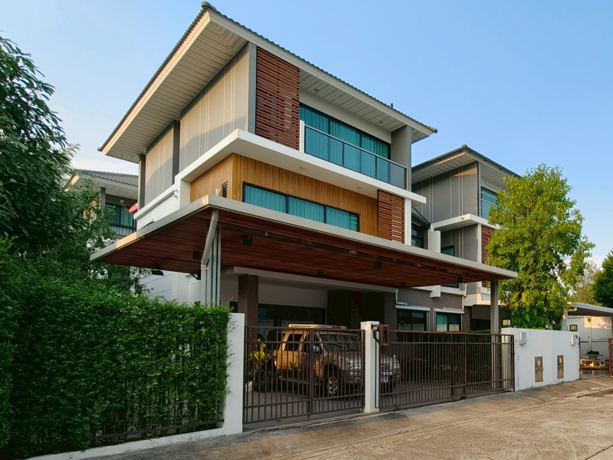 ขายบ้าน  ศุภาลัย เอสเซ้นส์ ลาดพร้าว รีโนเวทใหม่ MRT-ลาดพร้าว 101 (สายสีเหลือง) คลองจั่น เขต บางกะปิ กรุงเทพ   CX-148171