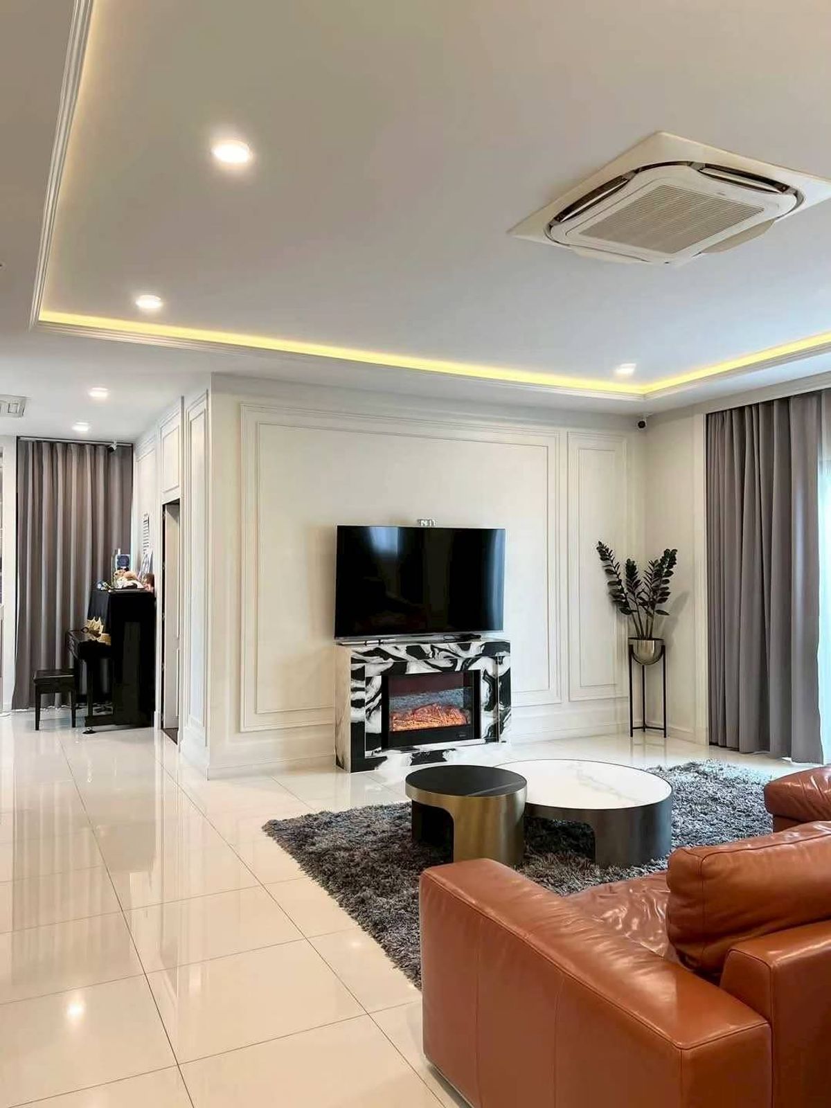 ❖ Rare Unit ❖ Detached house, 2 floors, SCENERY house type | 5 bedrooms, 7 bathrooms | 93.00 sq.wah, 375.00 sq.m. | Near Triam Udom Suksa Pattanakarn Nonthaburi School 3 minutes, The Walk Ratchaphruek 8 minutes