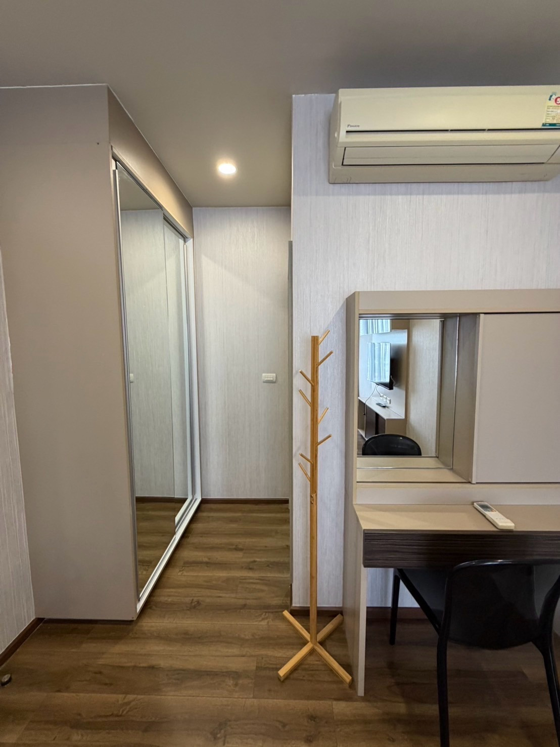For RENT Simplex 40 SQM 19,000 2 unit   1 oct , 1 novem (available) – รูปที่ 3