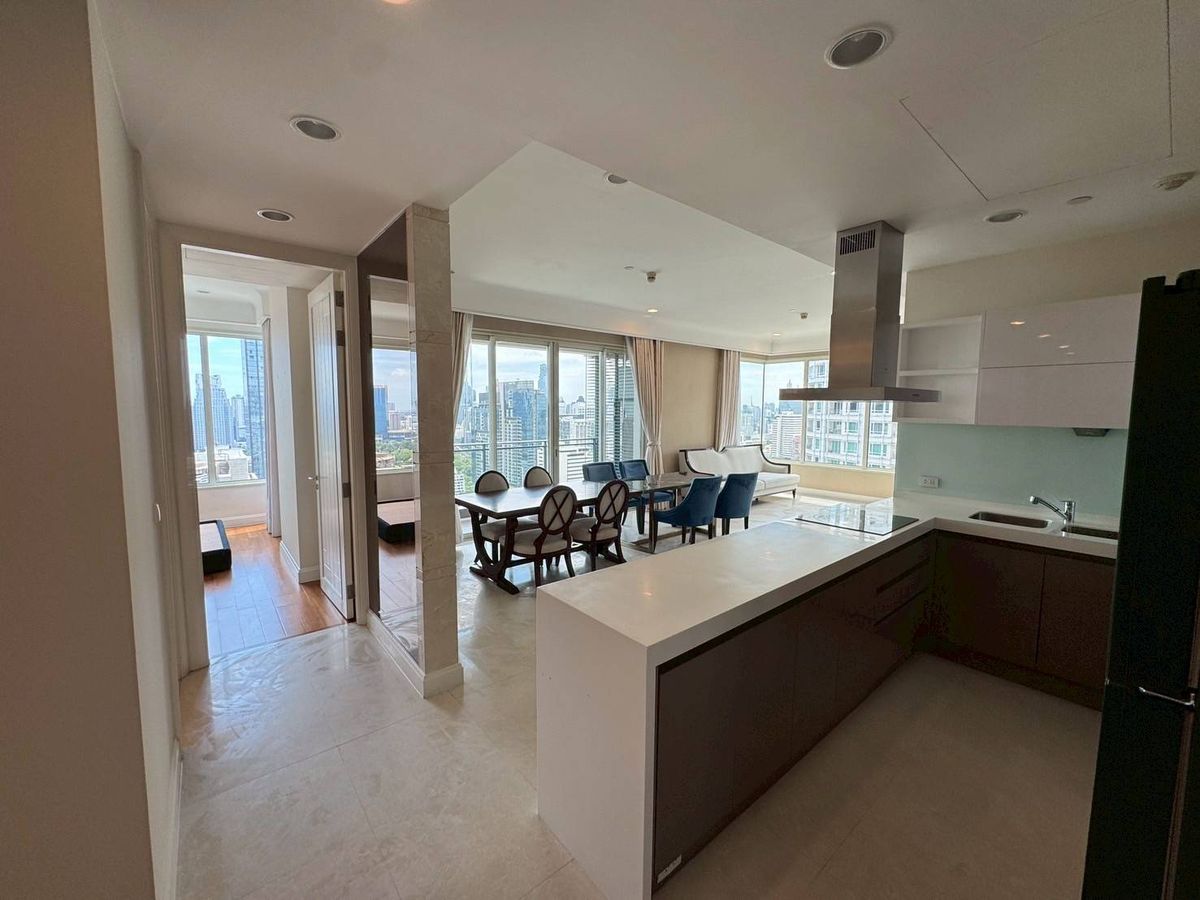 Exclusive Residence for Rent Brand-new renovated unit on the 30th flrs