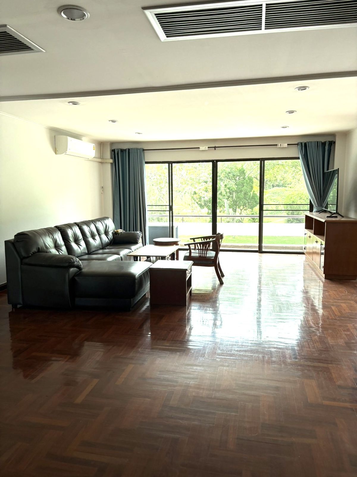 Condo for rent in Laem Chabang International Country Club golf course, large room with golf membership Condo for rent in Laem Chabang International Country Club golf course, large room with golf membership