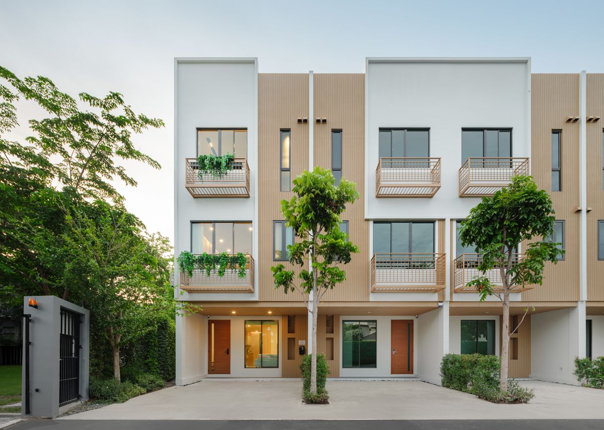 The best shock price, this house is the best value Siamese Kin Ram Inthra Phase 2