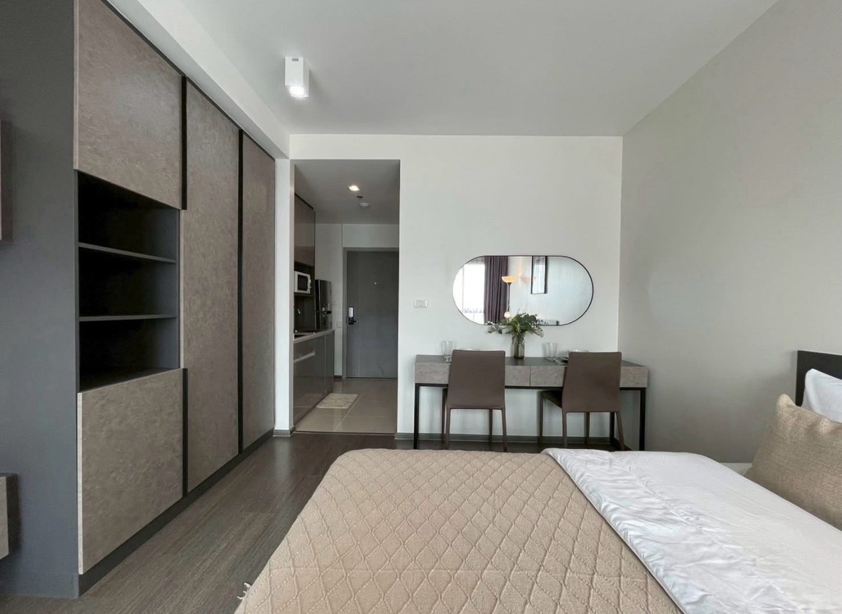🏙️✨💖 One Bed ready to be in a beautiful room.