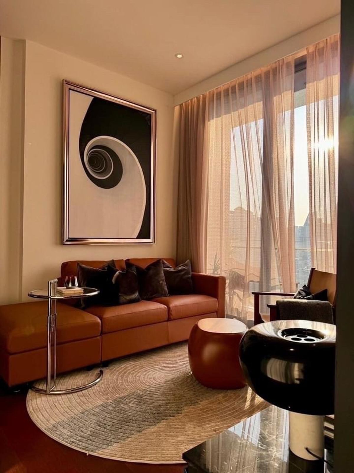 ♦ Rare Unit ♦ 15+ floor, size 49.00 sq.m. | 1 bedroom, fully furnished | Condo near J Avenue 1 min, Samitivej Sukhumvit Hospital 3 min, BTS Thonglor 4 min