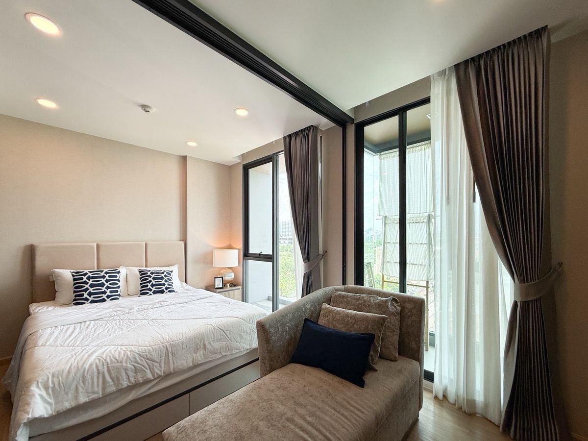 The best price in the Lloyd Soonvijai - Thonglor project (Loid Research Center - Thonglor) Full furniture with only 3.3 million. The best price in the Lloyd Soonvijai - Thonglor project (Loid Research Center - Thonglor) Full furniture with only 3.3 million.