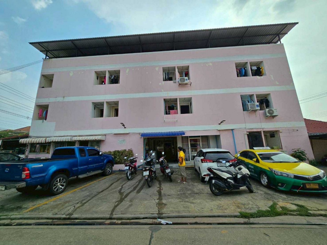 Apartment for sale, Soi Suksawat 78, 970 sq m, 1 ngan 99 sq wa, only 850 meters from Suksawat Road. Apartment for sale, Soi Suksawat 78, 970 sq m, 1 ngan 99 sq wa, only 850 meters from Suksawat Road.