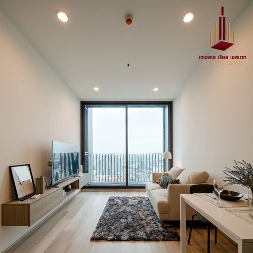 ✨ For Sale: Whizdom Essence Condo ✨ 💰 Only 9,500,000 THB