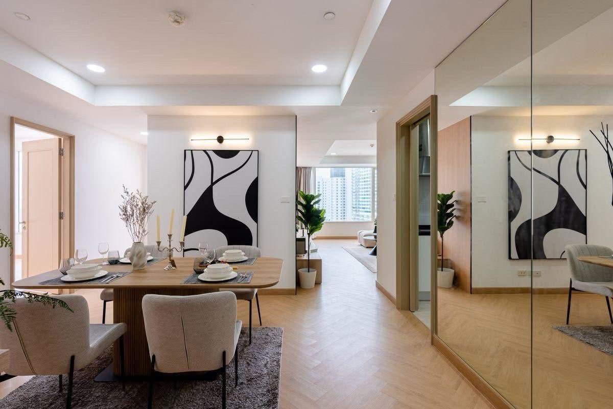 ST241 For Sale: Hampton Thonglor 10 | Renovated 2-Bedroom Condo in Prime Thonglor | Pet-Friendly