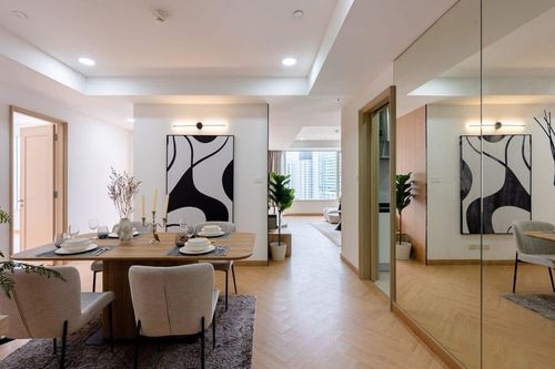 ST241 For Sale: Hampton Thonglor 10 | Renovated 2-Bedroom Condo in Prime Thonglor | Pet-Friendly