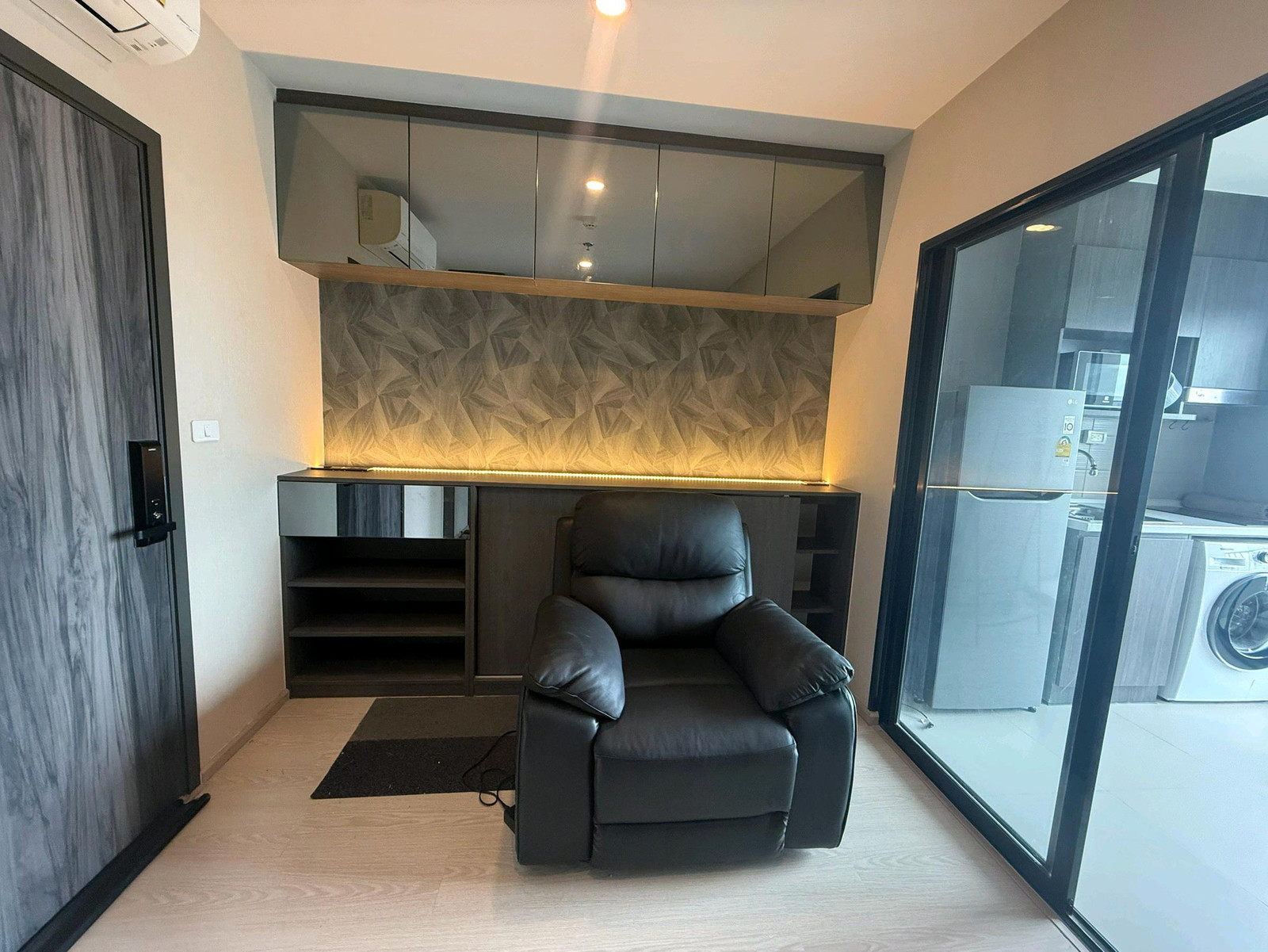 Near BTS Udom Suk, beautiful room Near BTS Udom Suk, beautiful room