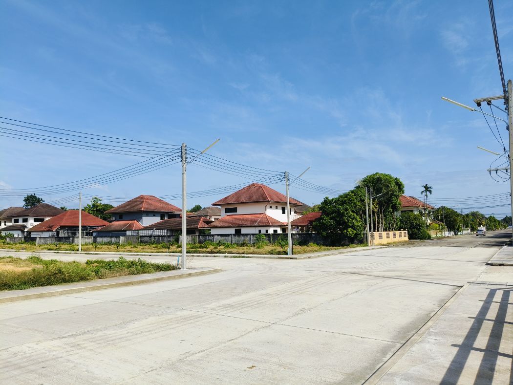 Land for sale in Nakhon Si Thammarat  Siam Nakorn Thani Village 70.2 sq.wah, complete electricity road – รูปที่ 3