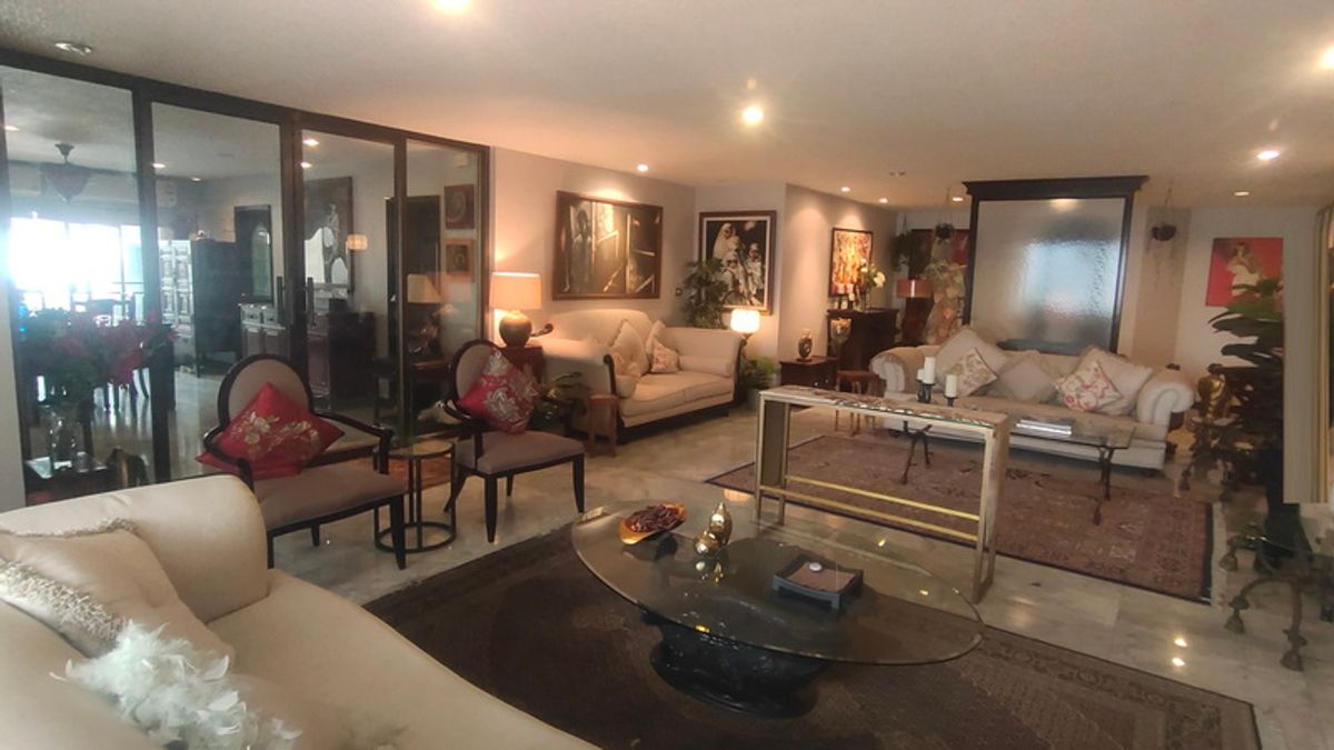 Condo for sale with furniture, 3 bedrooms, Phrom Phong area Condo for sale with furniture, 3 bedrooms, Phrom Phong area