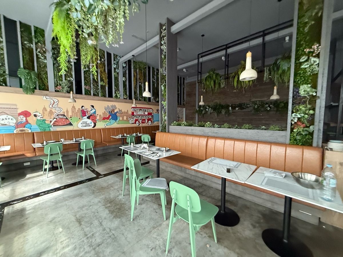 📌 Rental : Resturant With Full Equipment in Prompong , 200 sqm , High Ceilings 📌 ปล่อยเช่า ร้านอาหาร พร้อมอุปกรณ์ในพร้อมพงศ์ สามารถ เปิดร้านได้เลย เพดานสูง ขนาด 200 ตรมา🔥🔥Rental price : 250,000 THB / month 🔥🔥📱 𝙏𝙚𝙡 : 061-9979915 📱 𝙇𝙞𝙣 – รูปที่ 4