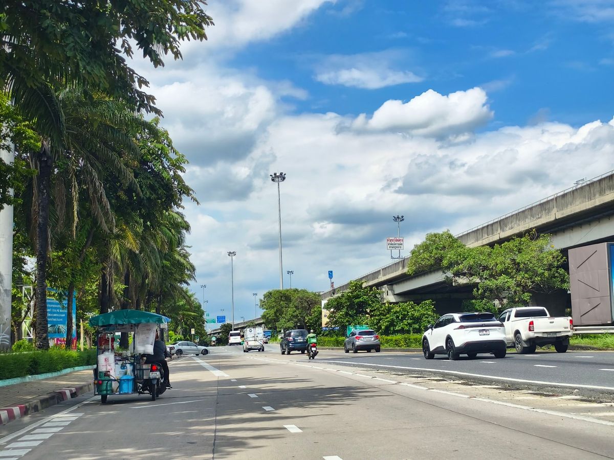 ขายที่ดินเปล่าในหมู่บ้าน เพอร์เฟค มาสเตอร์พีซ เอกมัย – รามอินทรา ติดถ.สุคนธสวัสดิ์ เลียบด่วน เอกมัย รามอินทรา ขนาด 176 ตารางวา แปลงมุม ติดถนน 2 ด้าน ความกว้างยาว 26 x 27 เมตร  ราคา 35 ล้านบาท ( เฉลี่ย ตารางวาละ 200,000 บาท ) – รูปที่ 4