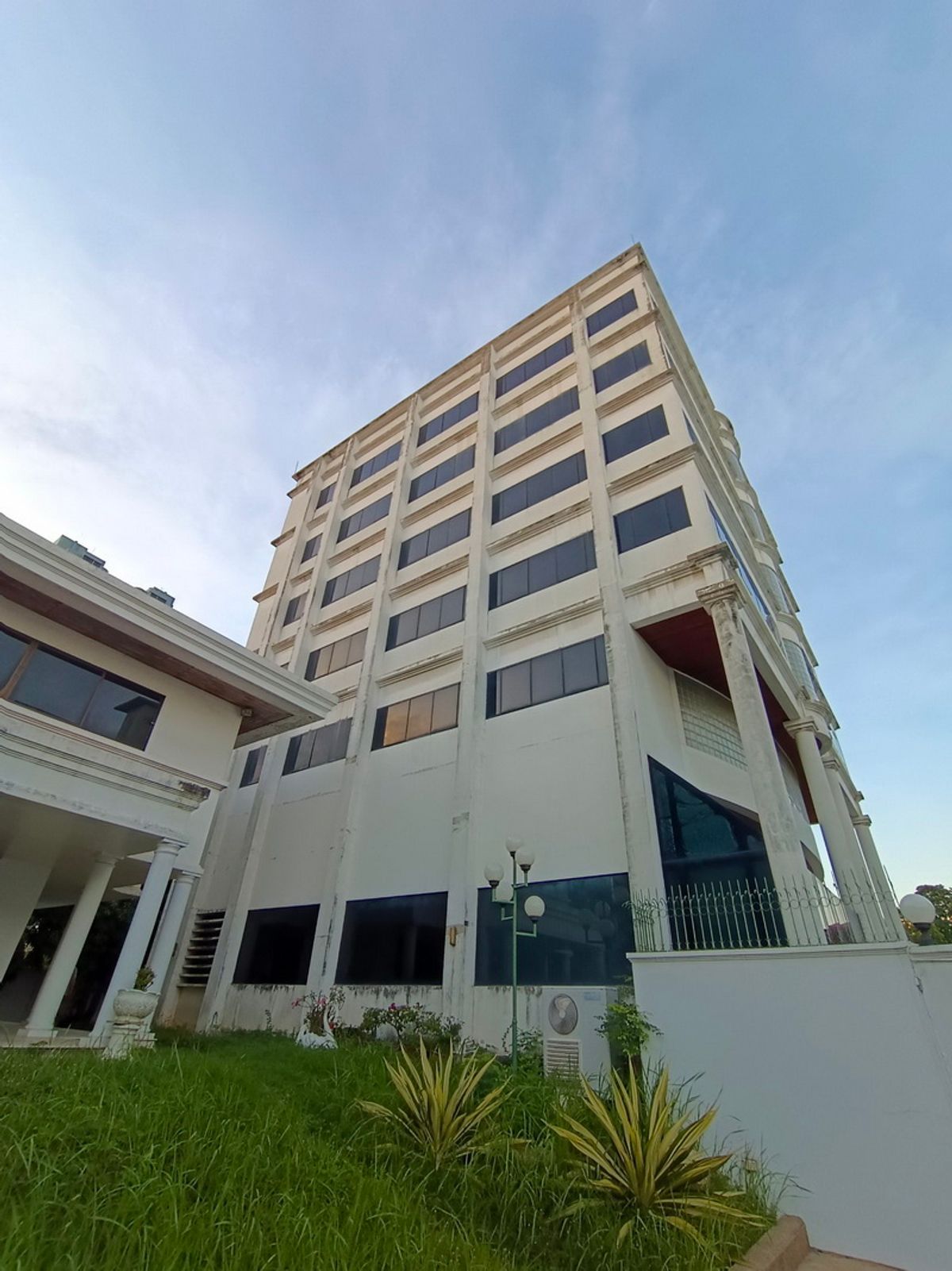 ขายที่ดิน อรุณอมรินทร์ ใกล้ รพ.ศิริราช พร้อมอาคาร 7 ชั้น สภาพดี ขนาดที่ดิน 296 ตารางวา อาคารมีพื้นที่ใช้สอย 2,200 ตารางเมตร ใกล้โครงการอาคารรักษาพยาบาลศิริราช และสถานีรถไฟฟ้าศิริราช (ใหม่) ราคาขาย 85 ล้านบาท – รูปที่ 2