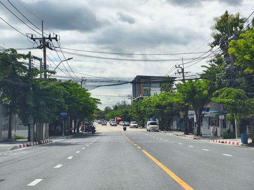 Land for sale in Perfect Masterpiece Ekkamai-Ramintra Village Located on Sukonthasawat Road, next to the Ekkamai-Ramintra Expressway. Land size : 176 sq.wa. 35 million baht ( Average: 200,000 baht/sq.wa. )