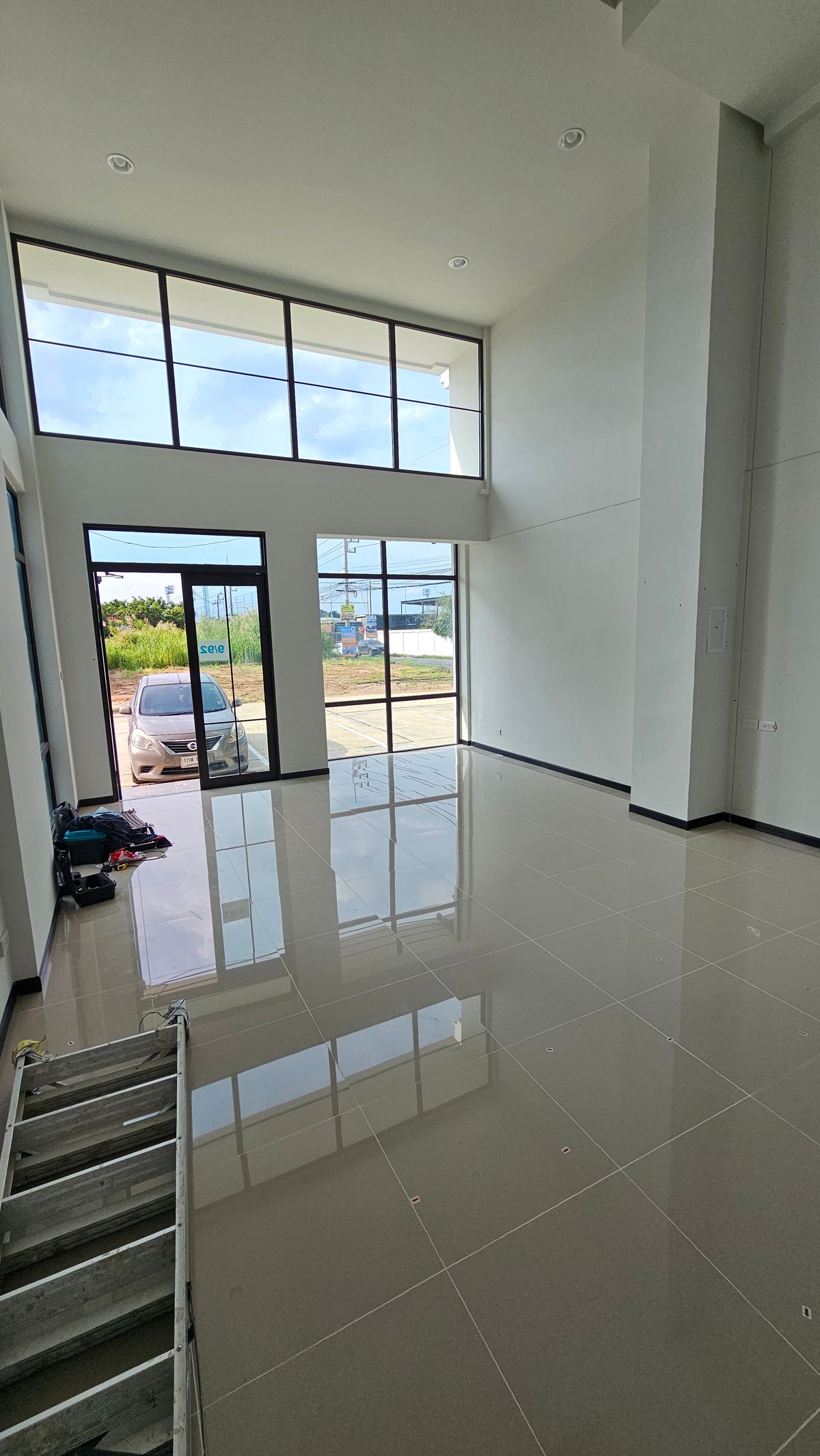 Rental of the 3.5 -story building on the main road, Khlong 4 (Khlong Luang), opposite the BG and Bangkok United Football Practice – รูปที่ 2