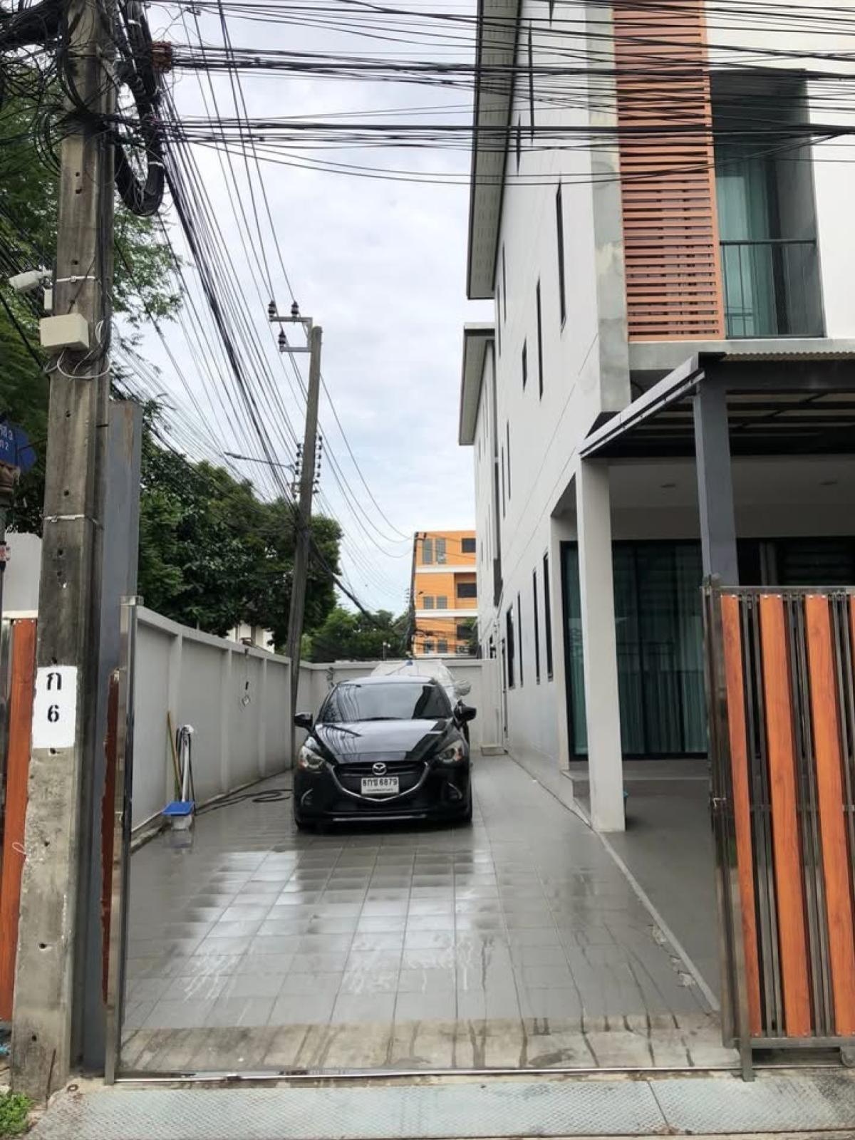 ขายทาว์นโฮม2 ชั้น ปุณณวิถี 31 บางจาก เขต พระโขนง กรุงเทพ CX-131806 ขายทาว์นโฮม2 ชั้น ปุณณวิถี 31 บางจาก เขต พระโขนง กรุงเทพ CX-131806