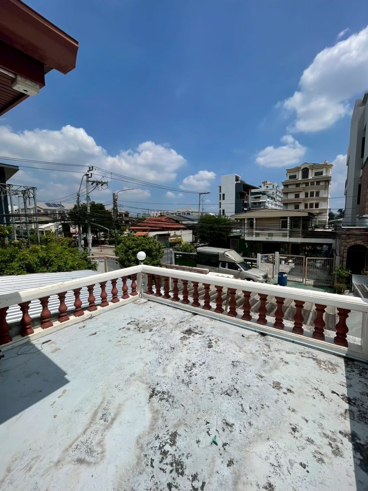 ขายบ้านเดี่ยวพร้อมที่ดิน ใกล้ เดอะไนน์ เซ็นเตอร์ พระราม 9 73ตร.วา