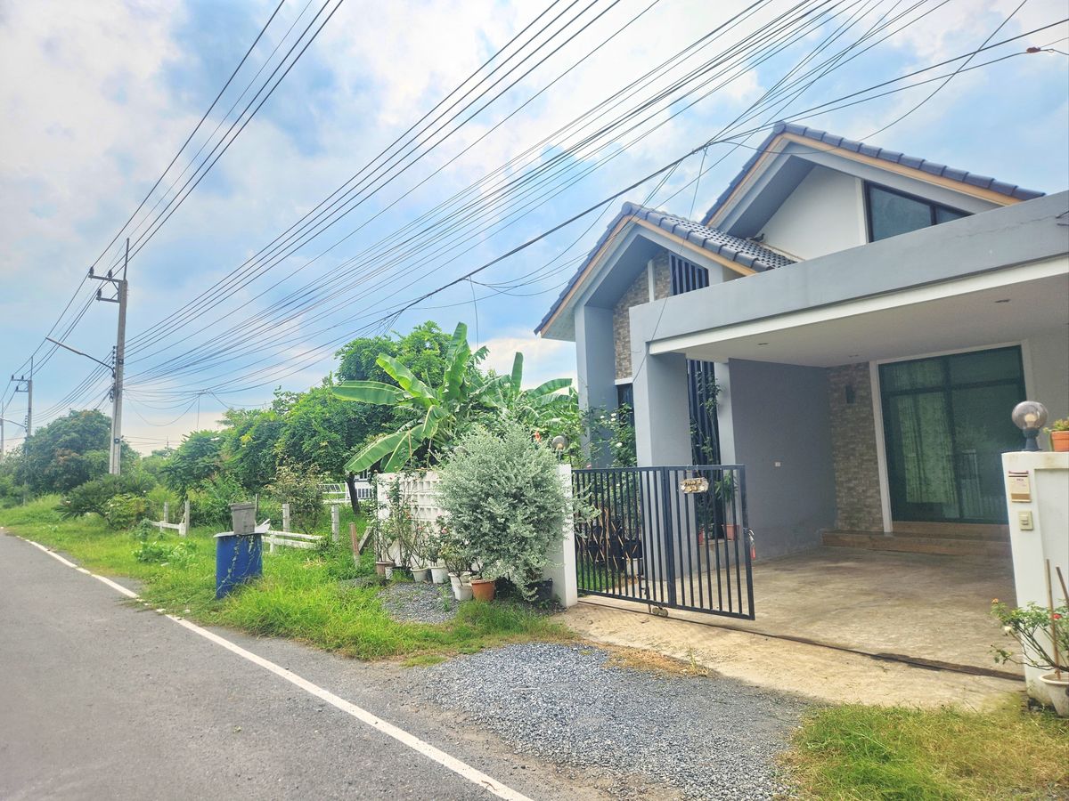 Nordic Style Single House for Sale, Nong Khae – Saraburi Land size 42.5 sq.wah, usable area 120 sq.m. Next to Nong Rong Subdistrict Administrative Office (SAO) and only 15 minutes (≈18 km) to Hemaraj Industrial Estate, Nong Khae. Modern design home – รูปที่ 3