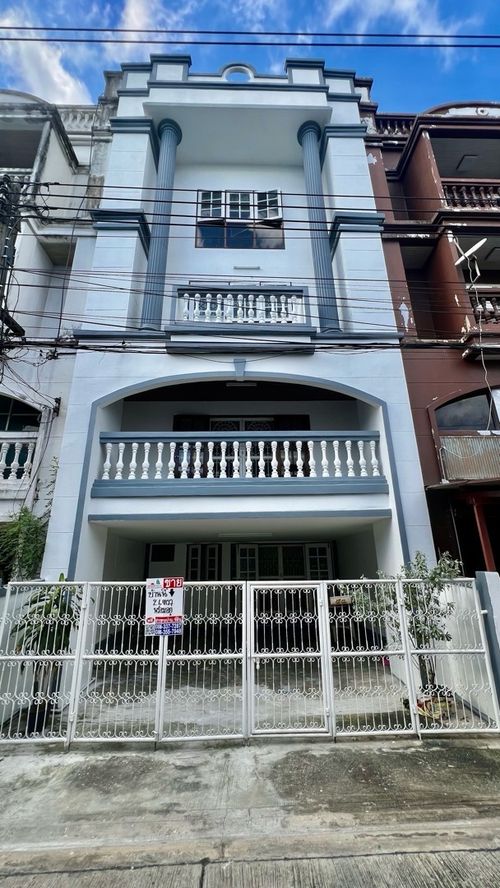 ขายทาวน์โฮม3ชั้น โฮมออฟฟิศ ลาดพร้าว นาคนิวาส 