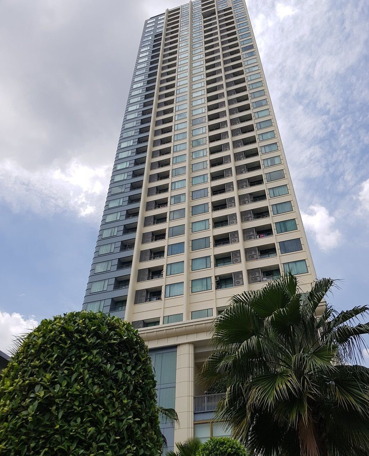 ✨ For RENT: Q Asoke Condo ✨ 💰 ONLY 230,000 THB/Month ✨ For RENT: Q Asoke Condo ✨ 💰 ONLY 230,000 THB/Month