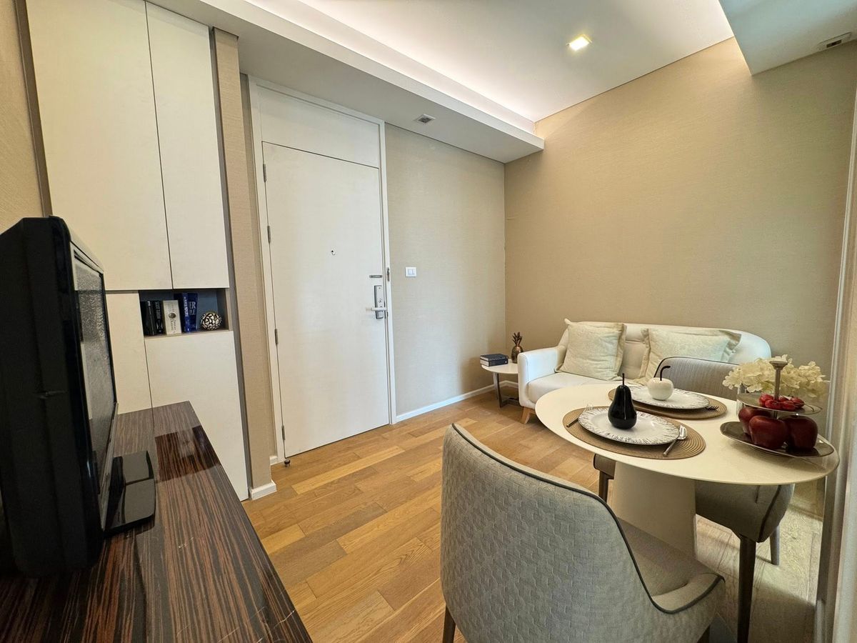 💥Don ' T miss💥 The Saint Residences Condo, good location, very good price, will buy by yourself or invest is worth! Good, not hot, dont miss it. This price does not come often. Interested, contact 0876358339. 💥Don ' T miss💥 The Saint Residences Condo, good location, very good price, will buy by yourself or invest is worth! Good, not hot, dont miss it. This price does not come often. Interested, contact 0876358339.