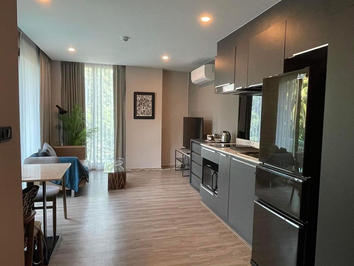 For Sale: The Teak Sukhumvit 39 Close to EmQuartier & BTS Phrom Phong (Shuttle service available)