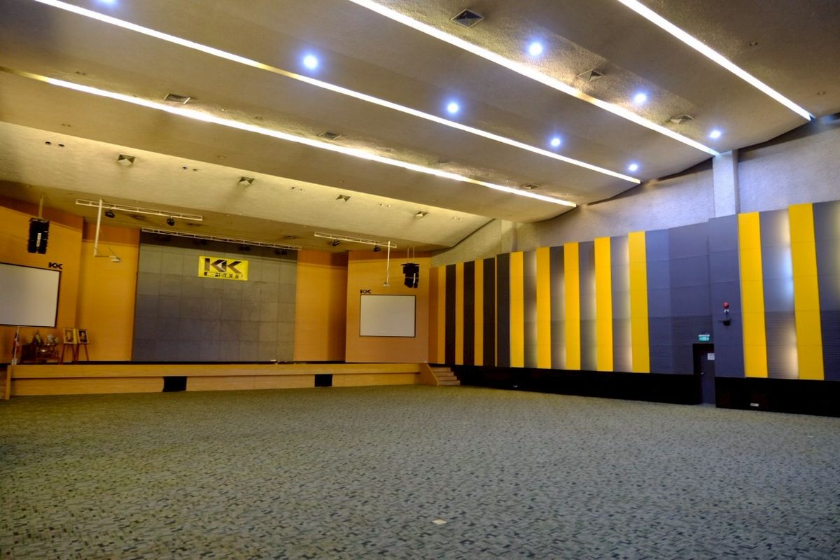 Selling office buildings, 4th floor, 10,000 sq.m. with land, area of 6 rai, good location on Bang Bua Thong Road, Suphan Buri Selling office buildings, 4th floor, 10,000 sq.m. with land, area of 6 rai, good location on Bang Bua Thong Road, Suphan Buri