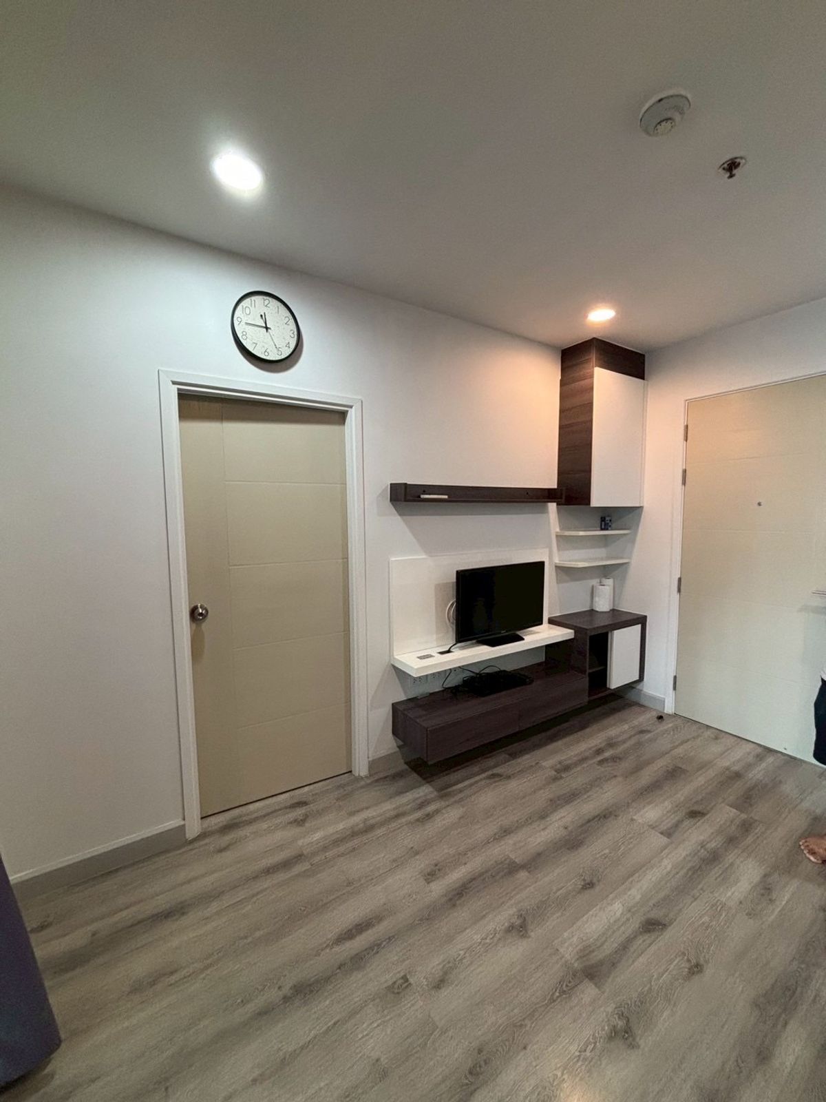 B1044 For Rent Centric Sathorn St. Louis area 36.5 sqm Price 20k Nice Fully Furnished   – รูปที่ 2