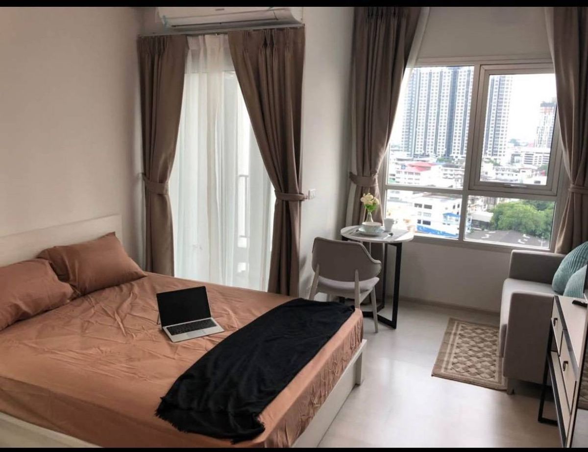 🔥Urgent Sale🔥 Chapter One Shine Bangpo 🌆 Condo near MRT Bang Po, ready to move in, fully furnished and equipped with appliances. 💎 A great value option in the Bang Sue area, close to lifestyle amenities and leading educational institutions. 🔥Urgent Sale🔥 Chapter One Shine Bangpo 🌆 Condo near MRT Bang Po, ready to move in, fully furnished and equipped with appliances. 💎 A great value option in the Bang Sue area, close to lifestyle amenities and leading educational institutions.