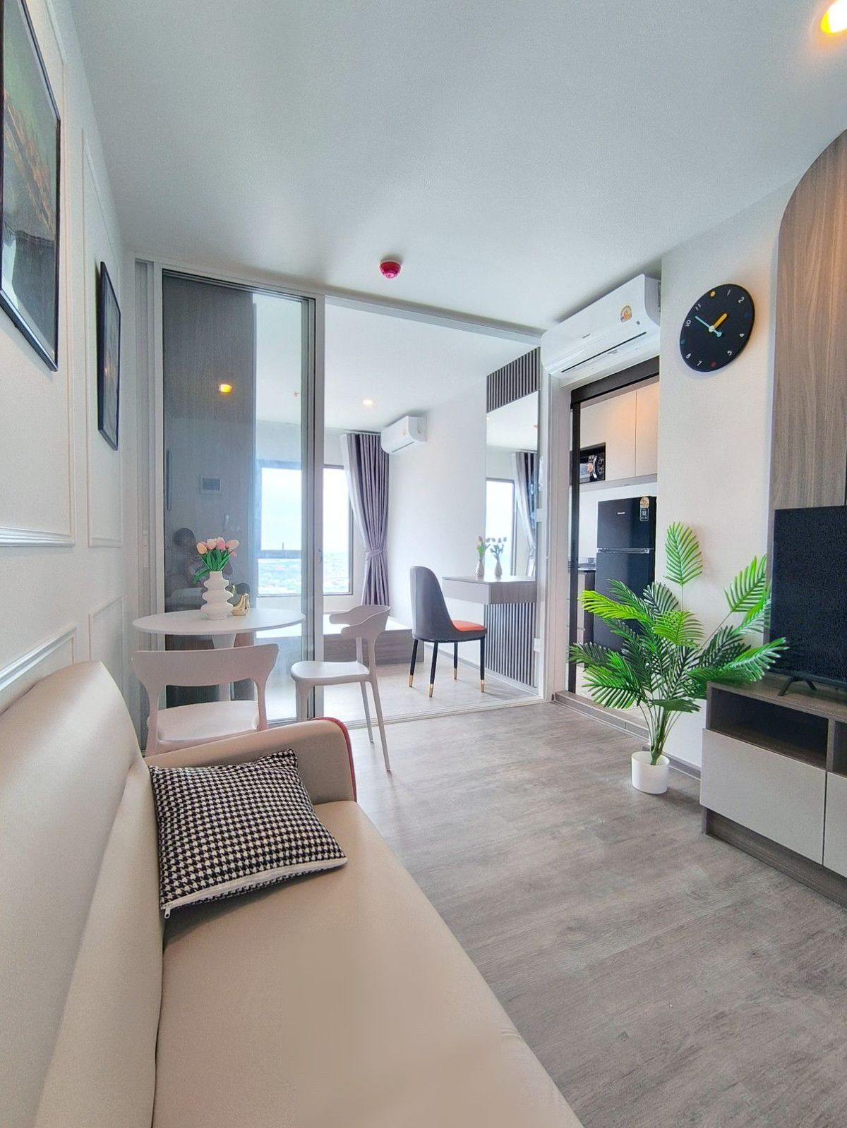 เปิดใหม่ ให้เช่า Regent Home Wutthakat ห้องแต่งหรู ชั้นสูง วิวสวย ใกล้รถไฟฟ้า BTS วุฒากาศเพียง 180 เมตร ปลอดภัย เดินทางสะดวก ของครบ เปิดใหม่ ให้เช่า Regent Home Wutthakat ห้องแต่งหรู ชั้นสูง วิวสวย ใกล้รถไฟฟ้า BTS วุฒากาศเพียง 180 เมตร ปลอดภัย เดินทางสะดวก ของครบ