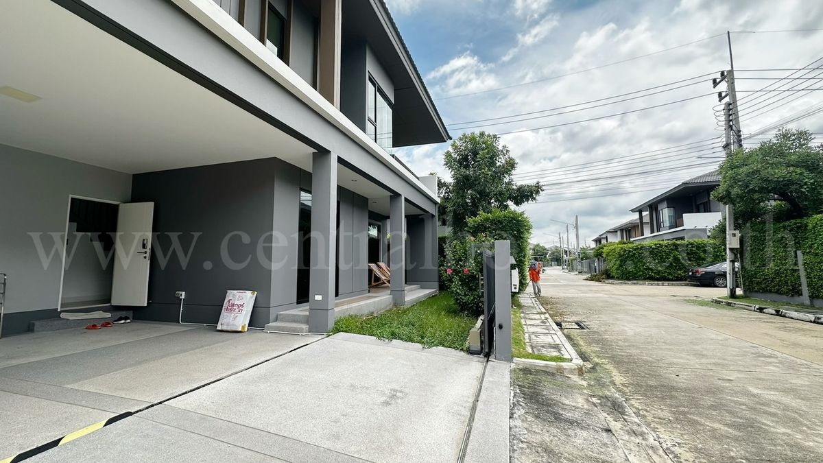 บ้านเดี่ยว สราญสิริ รังสิต หลังมุม ไม่เคยเข้าอยู่ – รูปที่ 2