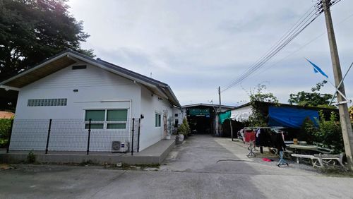 Great Investment Opportunity!! Fully Occupied Rooms in a Busy Community! For Sale: Land with 34-Room Apartment Building – Always Fully Tenanted! Potential to expand into a 2-story building and double your income! Act fast before it’s gone!