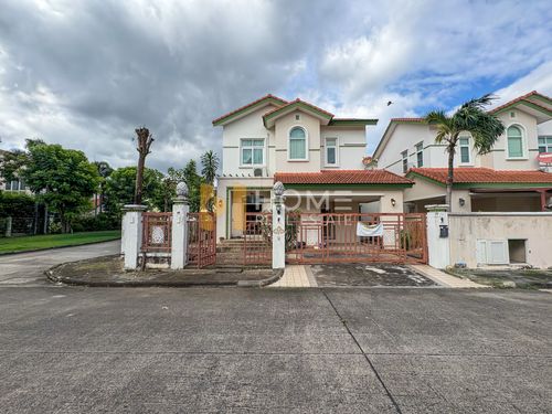 Corner plot, good condition, price less than 10 million 🔥 Rasa Spanish Courtyard / 3 bedrooms (for sale), Rasa Spanish Courtyard / 3 Bedrooms (FOR SALE) TPM070