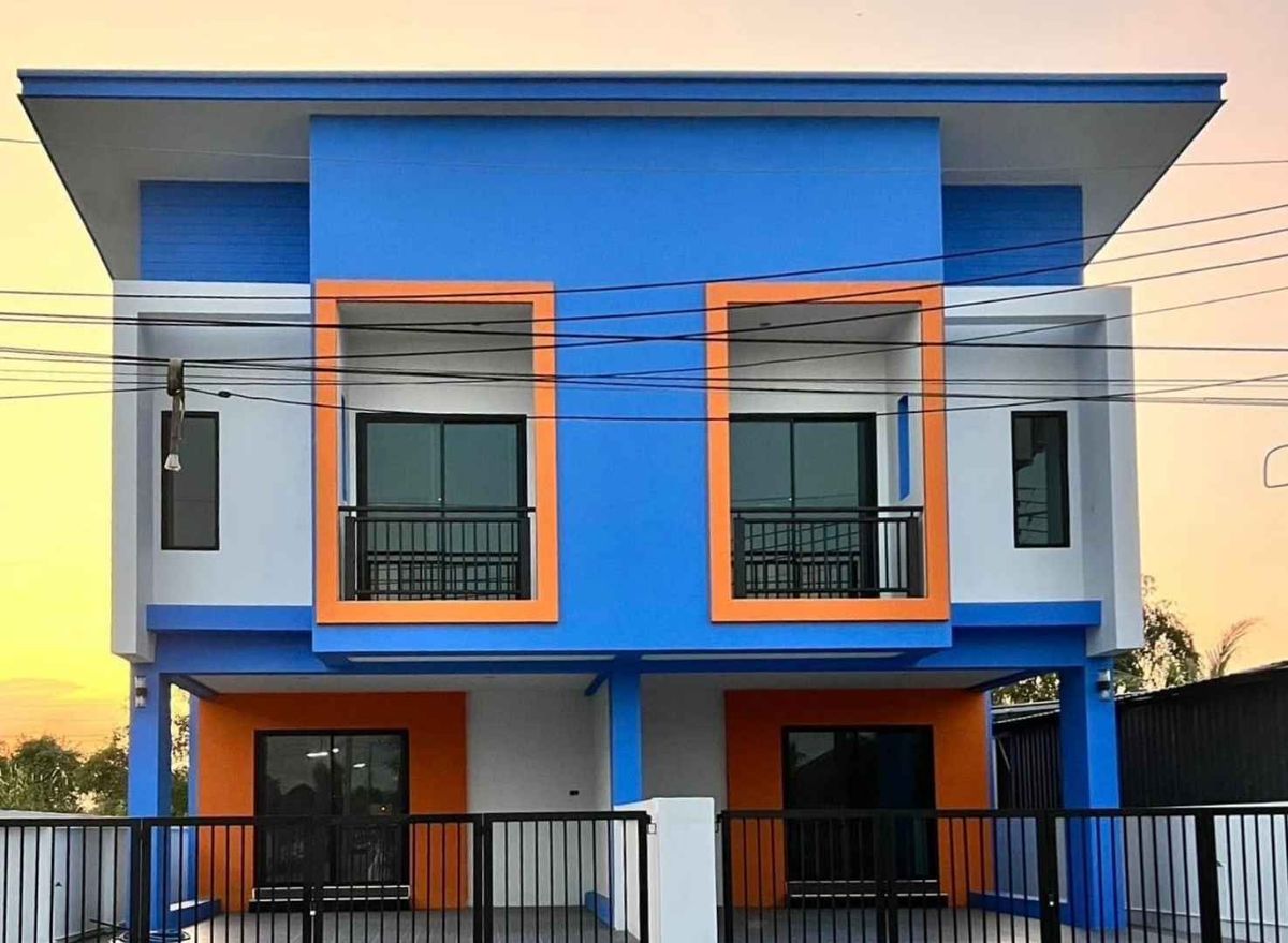 🏡 2-story semi-detached house for sale, new house, first hand, completed, ready to move in, good location, Lam Luk Ka, Khlong 9. 🏡 2-story semi-detached house for sale, new house, first hand, completed, ready to move in, good location, Lam Luk Ka, Khlong 9.