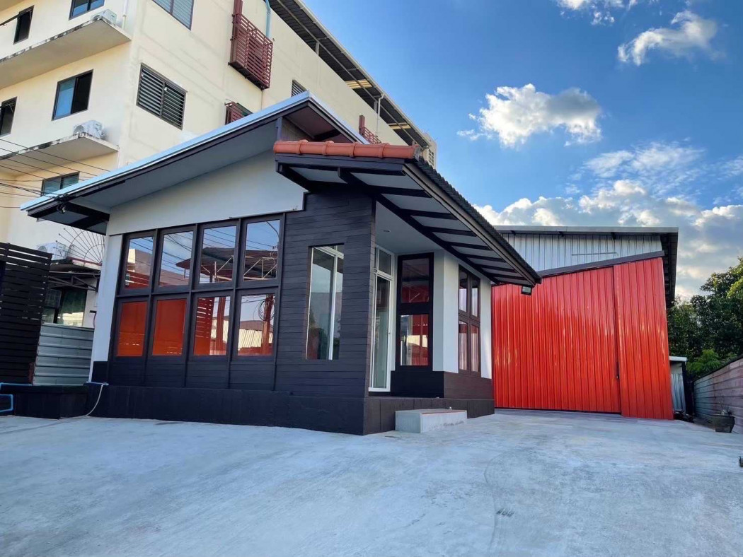 Warehouse for rent, Soi Ram Intra 26, 200 sq m, 1 ngan, only 50 meters from Ram Intra Road.