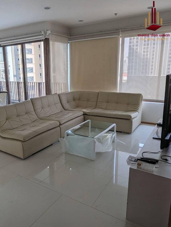 ✨ For Rent: The Emporio Place Condo ✨  💰 Only 75,000 THB/month