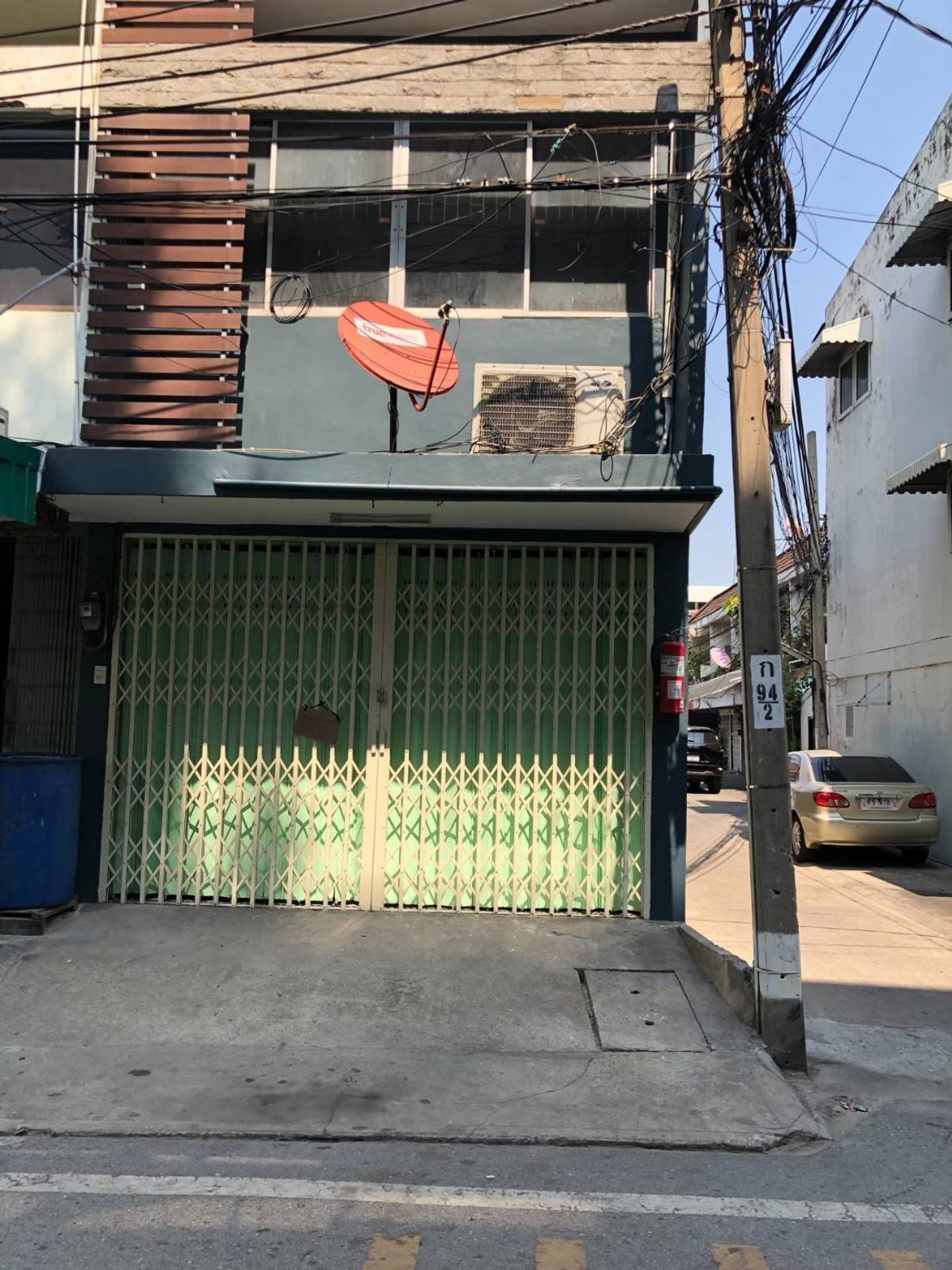 Rent a 3rd floor commercial building, Soi Sukhumvit 49, suitable for living- opening a business- doing home office (N.1037) Rent a 3rd floor commercial building, Soi Sukhumvit 49, suitable for living- opening a business- doing home office (N.1037)