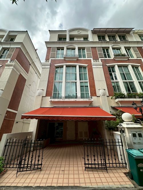 Baan Klang Krung Thonglor for rent! 4-storey house 4 bedroom 5 bathroom 380 sq.m fully fitted near BTS Thonglor