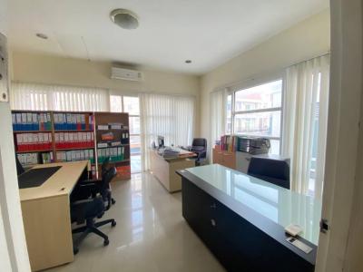 🔥Urgent Sale🔥 Premium Place Phahon Yothin-Theparak, 4-story townhouse, can be used as an office or residence, near the expressway, convenient transportation.