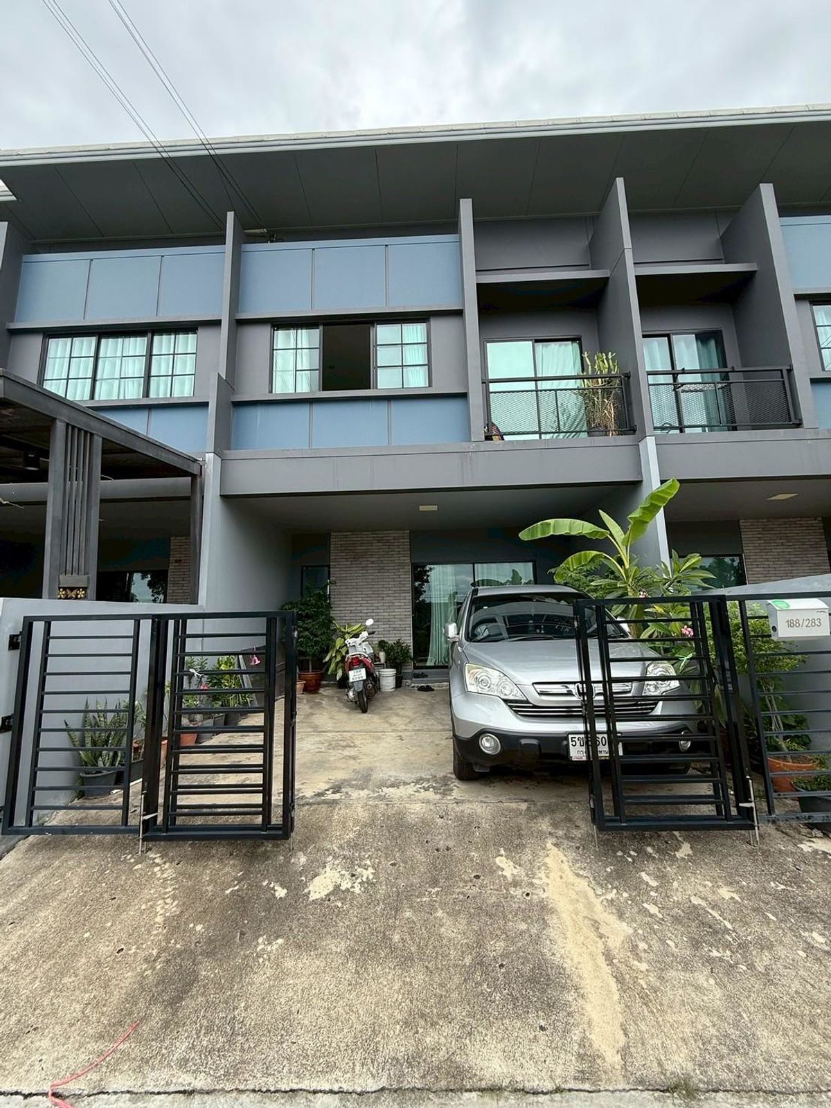 ขายด่วน ถูกมาก !!! ทาวน์โฮม 2 ชั้น  สิริ เพลส รังสิต  (Siri Place Rangsit) ปทุมธานี  20.7 ตร.ว เหมาะอยู่อาศัย หรือปล่อยเช่าก็ทำกำไรได้คุ้มสุดๆ ใกล้ทางด่วนบางพูน ถนนรังสิต–ปทุมธานี ถนนวิภาวดี ปทุมธานี – รูปที่ 2