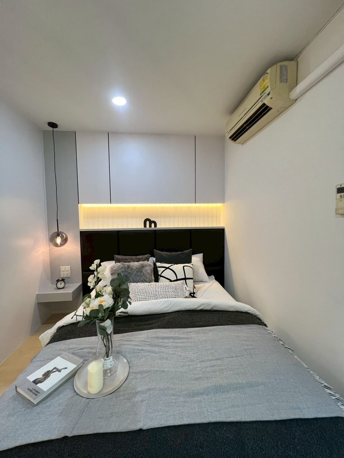Modern minimal renovated. Very beautiful. Regent Home 7/1 Modern minimal renovated. Very beautiful. Regent Home 7/1