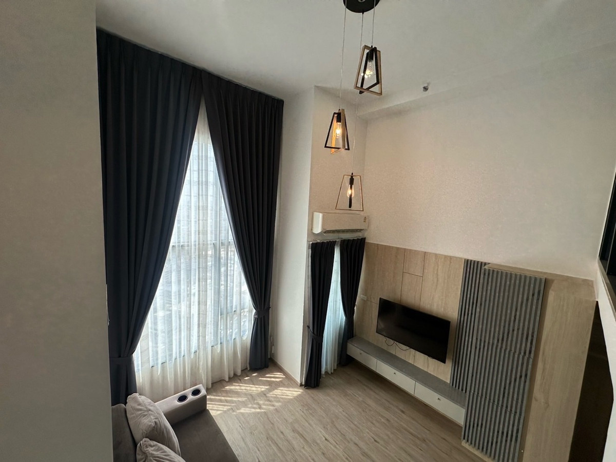 🔥Available and ready to move in🔥 Condo for rent THE RICH - Rama 9 Srinakarin Triple Station, near the Airport Rail Link Hua Mak, near the Yellow Line.