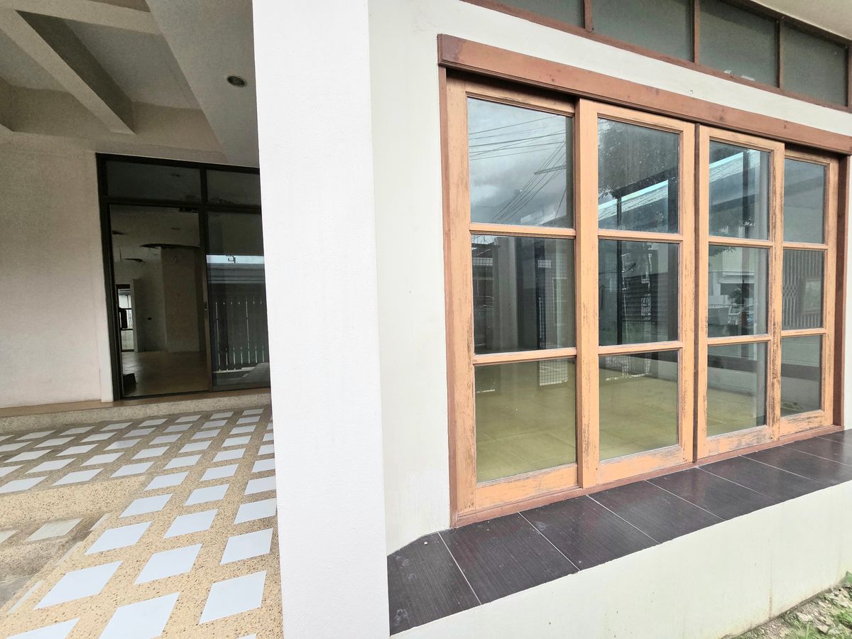 ขายบ้านเดี่ยวสร้างใหม่สไตล์ Loft & Roof House 3 ชั้น 360 ตรม. 6 ห้องนอน 4 ห้องน้ำ 3 ที่จอดรถ 54 ตรว. โครงการกฤษดานคร แจ้งวัฒนะ เหมาะ Renovate เป็นบ้านอยู่อาศัยสุดชิค Home Office หรือ Studio ขายบ้านเดี่ยวสร้างใหม่สไตล์ Loft & Roof House 3 ชั้น 360 ตรม. 6 ห้องนอน 4 ห้องน้ำ 3 ที่จอดรถ 54 ตรว. โครงการกฤษดานคร แจ้งวัฒนะ เหมาะ Renovate เป็นบ้านอยู่อาศัยสุดชิค Home Office หรือ Studio