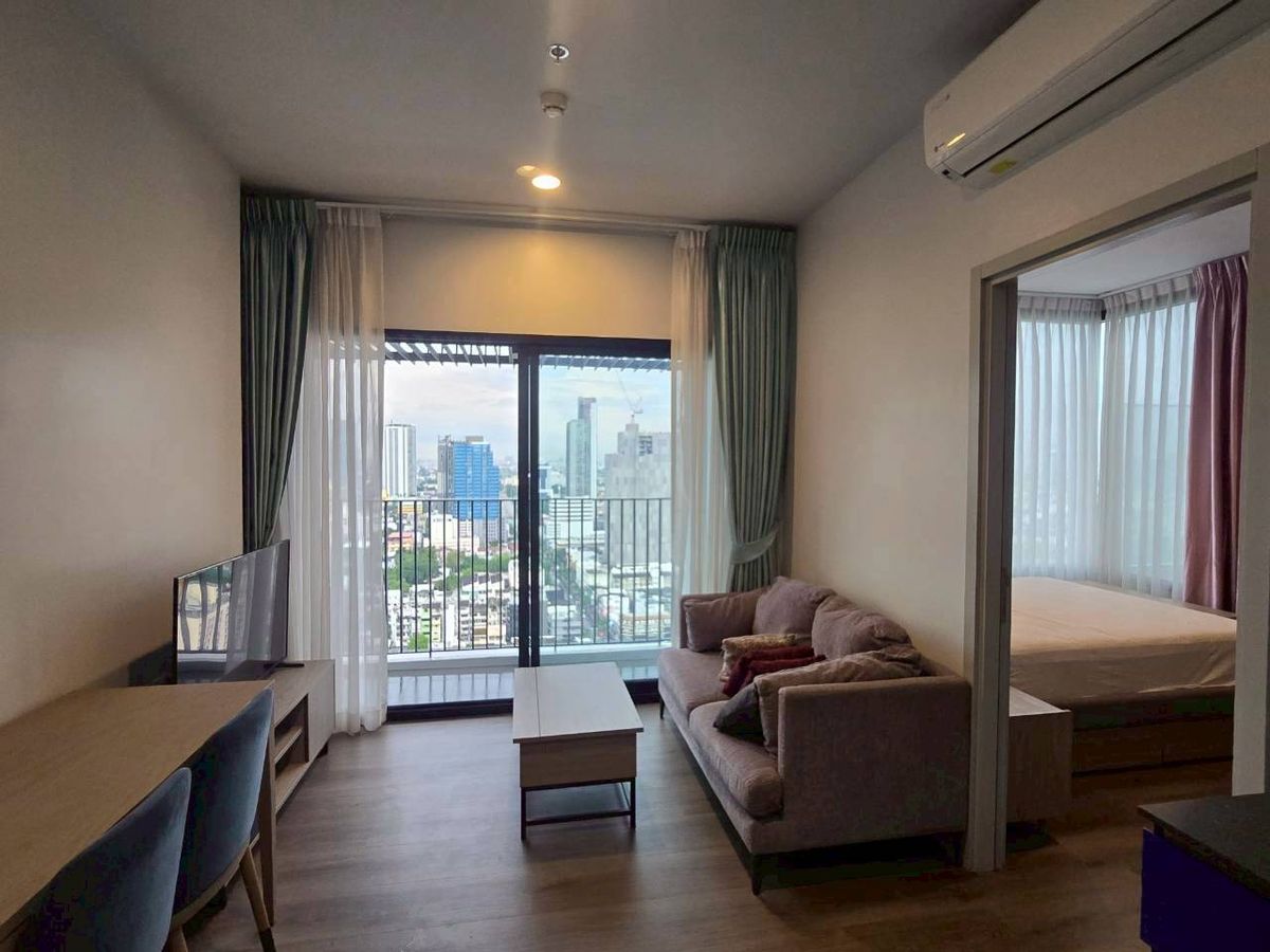 For rent: XT Ekkamai Ready to move in Floor: 25 (Corner Room - Corner Unit) Special highlight: Located next to the floor's Pocket Garden, very shady and private. For rent: XT Ekkamai Ready to move in Floor: 25 (Corner Room - Corner Unit) Special highlight: Located next to the floor's Pocket Garden, very shady and private.