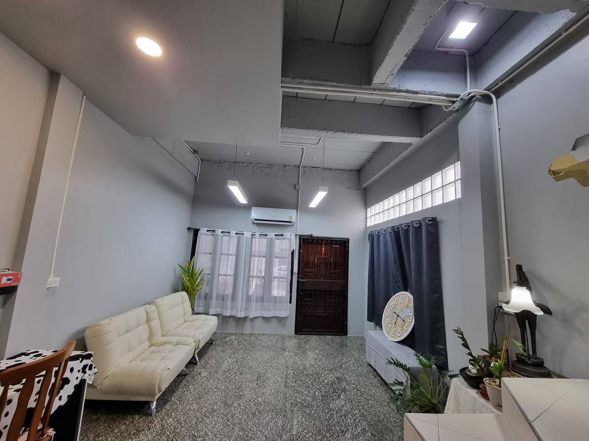 🏡 Sell 4 -story new townhome with roof - Huai Khwang golden location ✨ Special price of only 6 million baht (from normal 8 million baht) 🏡 Sell 4 -story new townhome with roof - Huai Khwang golden location ✨ Special price of only 6 million baht (from normal 8 million baht)
