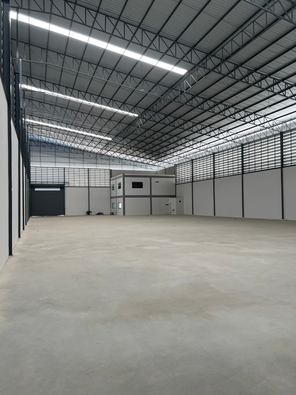 For Rent, Brand new 📦 Warehouse + Office, 📏 area 1,500 sq.m, ⛳ Krathum Baen, Samutsakorn 